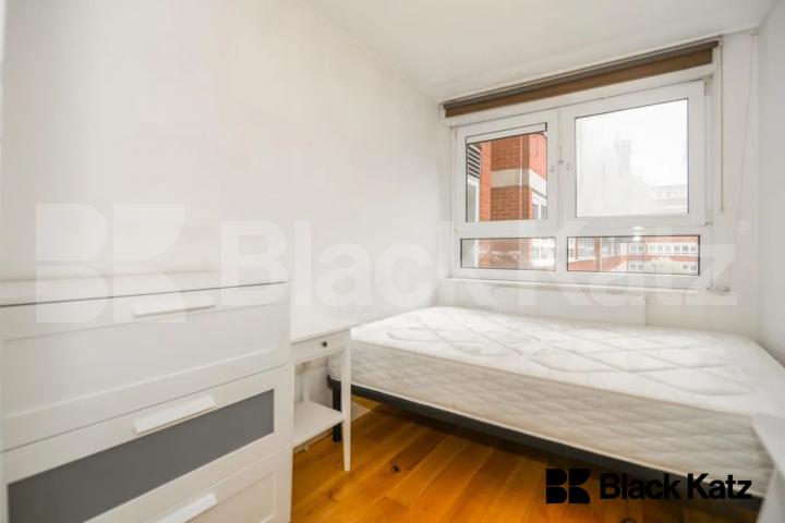 Beautiful apartment  925 Sq.Ft. with two bathrooms & balcony  Bullen Street, Battersea Park